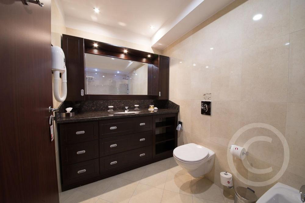 Ramada Hotel & Suites By Wyndham Bucharest North Екстериор снимка