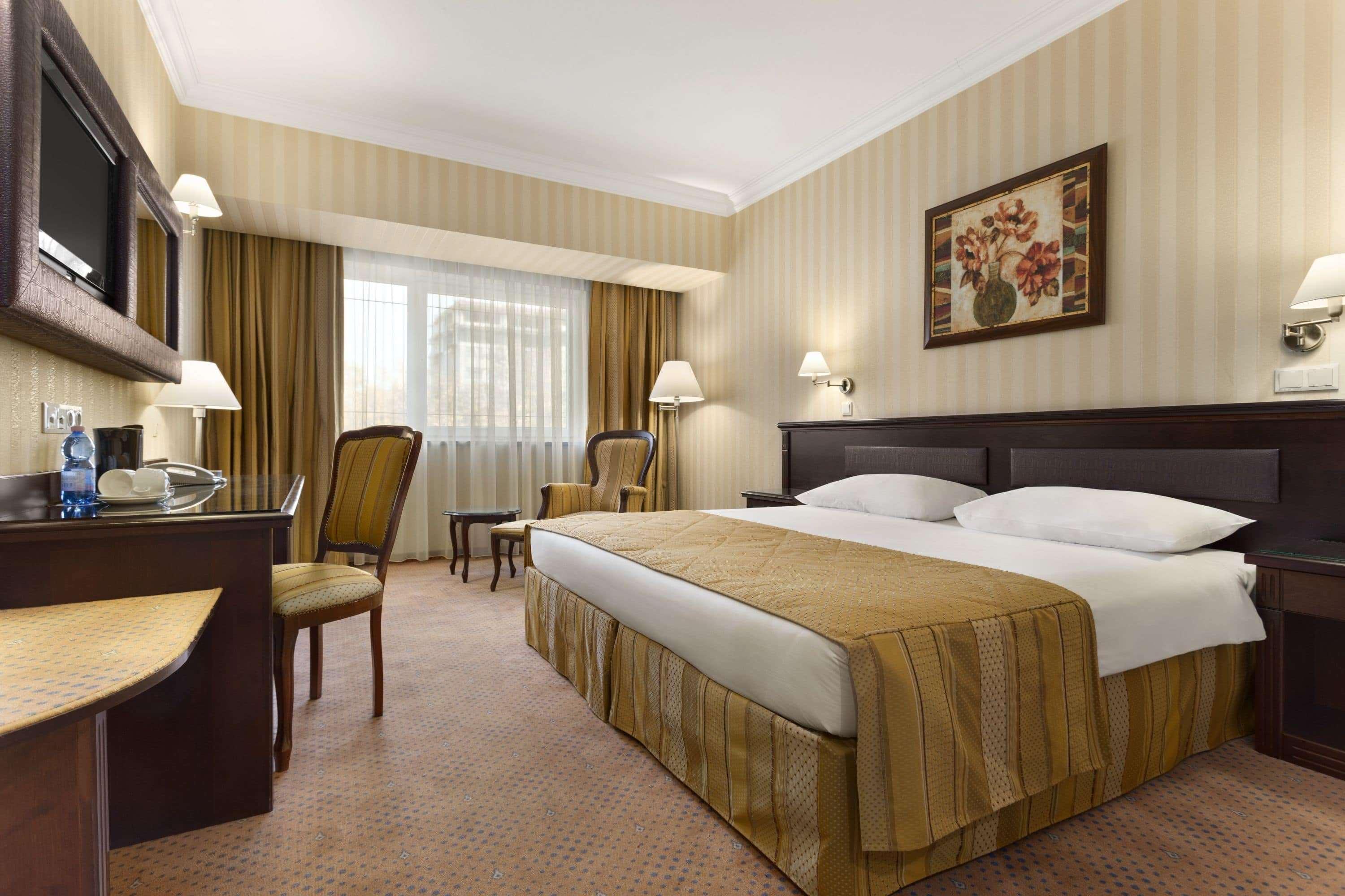 Ramada Hotel & Suites By Wyndham Bucharest North Екстериор снимка