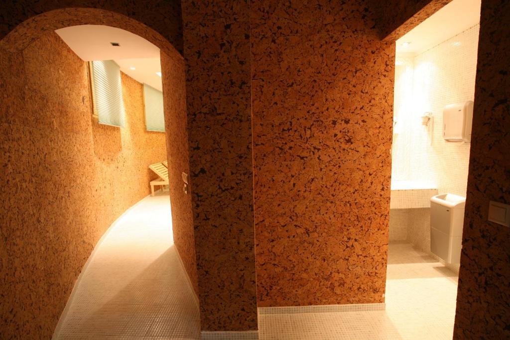 Ramada Hotel & Suites By Wyndham Bucharest North Екстериор снимка